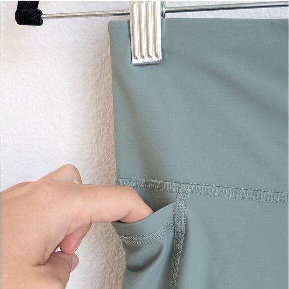 Sweaty Betty Mint Green Zero Gravity 7/8 Length Cropped Leggings, size 4-6 - Picture 5 of 8